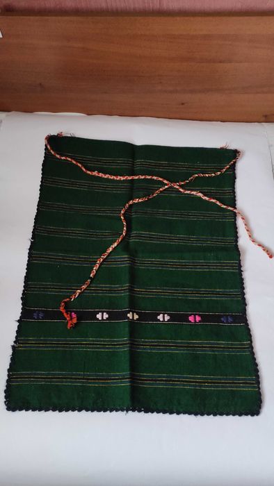 Вълнена престилка и торбичка в етно стил