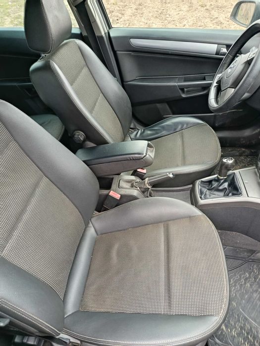 Piese Opel Astra H Station Wagon