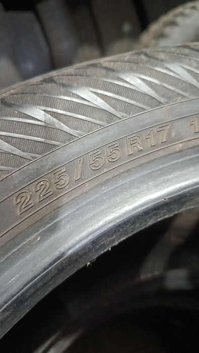 Yokohama 225/55/17 зимние