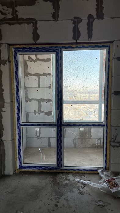 Пластиковая дверь