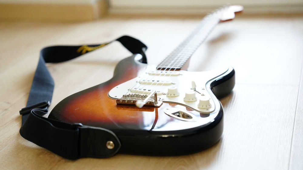 Електрическа китара Fender Squier Classic Vibe 60s Stratocaster IL 3-Tone Sunburst