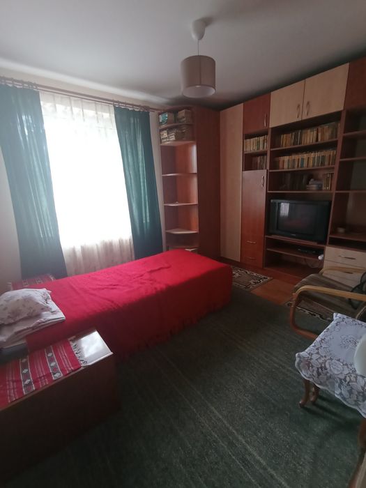 Închiriez apartament