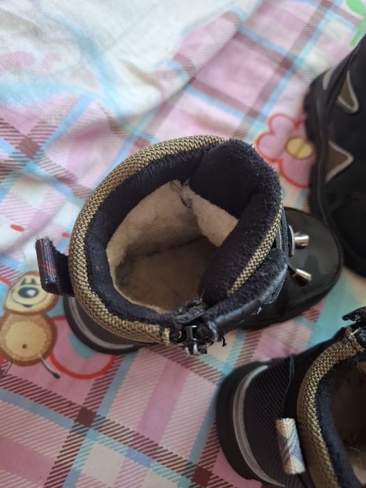 Продам зимние  детские ботинки