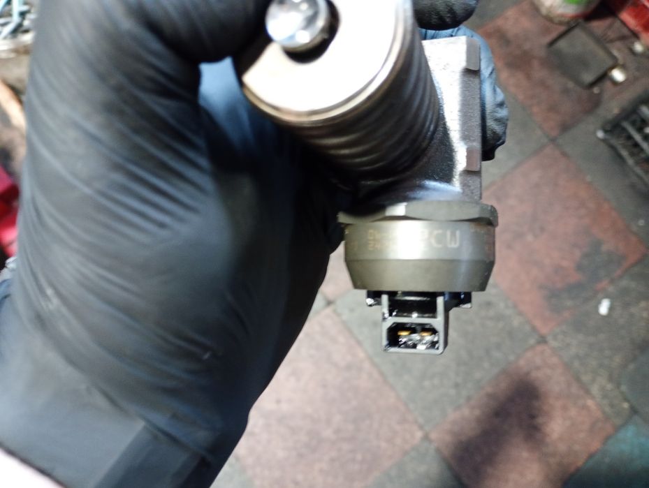 Injector injectoare vw golf5 2.0sdi vw caddy 2.0sdi  bdk cod CW