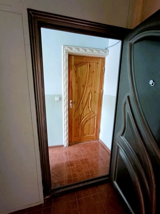 Продаётся квартира, 4-х комнатная, 2-этаж. Саттепо 42-дом