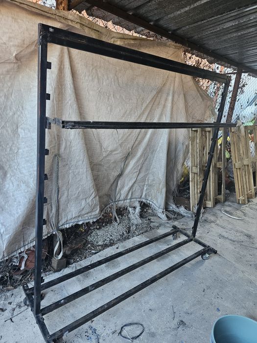 Стойки за мушама