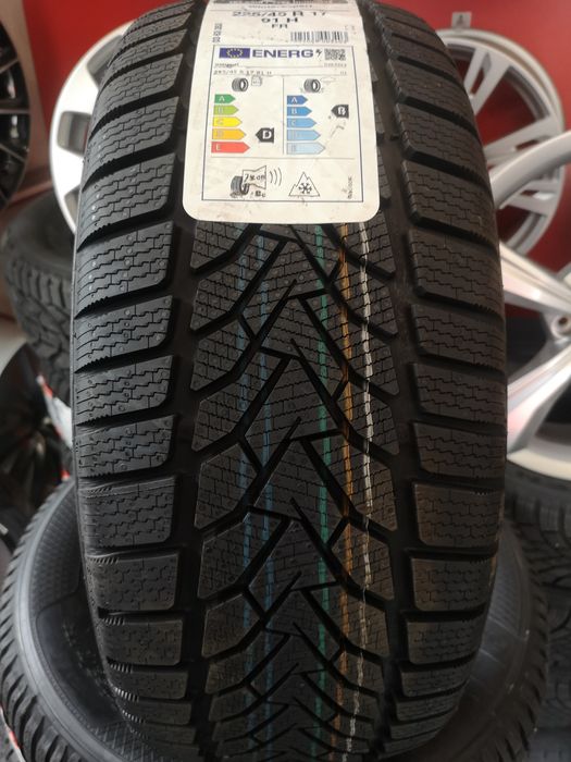 Зимни гуми 205 55 16/225 45 17/ 225 50 17/225 40 18/225 45 18 UNIROYAL