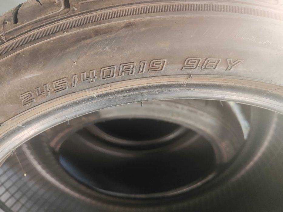 2бр.летни гуми 245/40/19 Sumitomo
