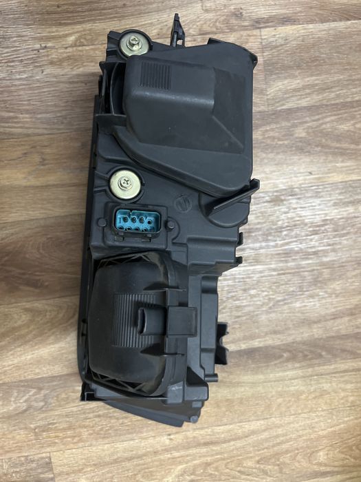 Комплкнт фар на bmw e38
