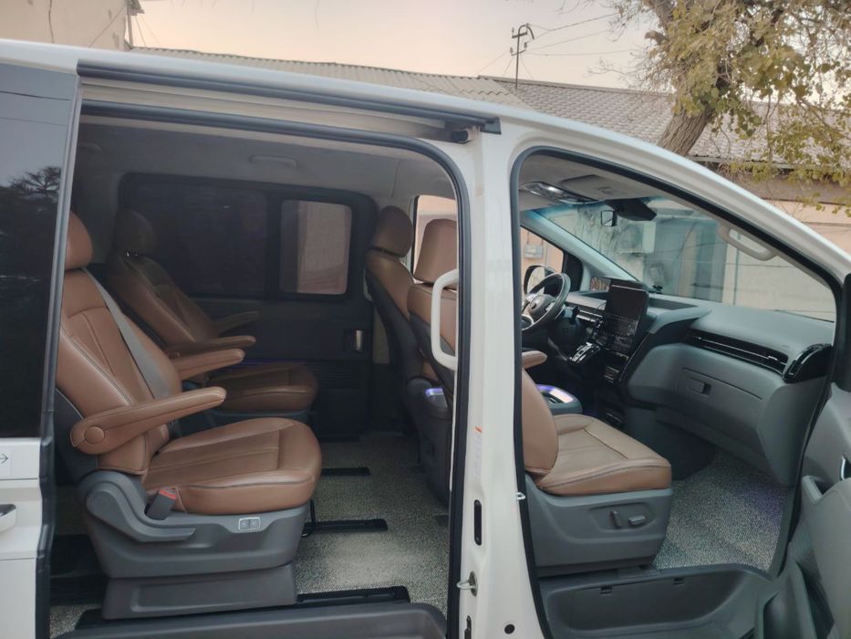 Продаётся авто Huyndai Stariya 2022 года