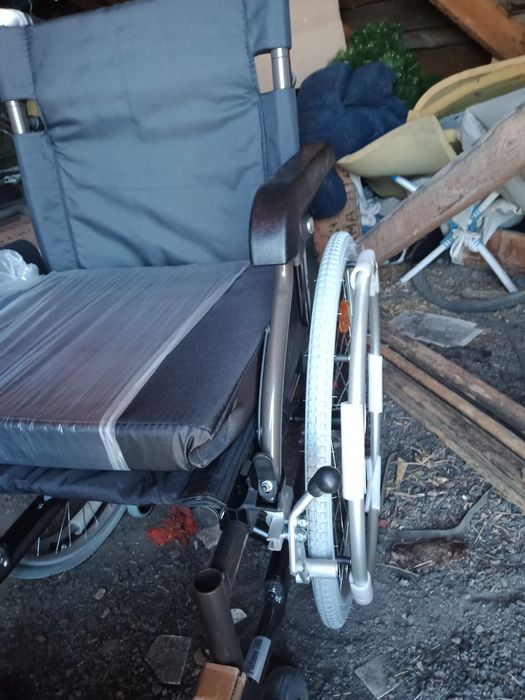 Инвалидное кресло