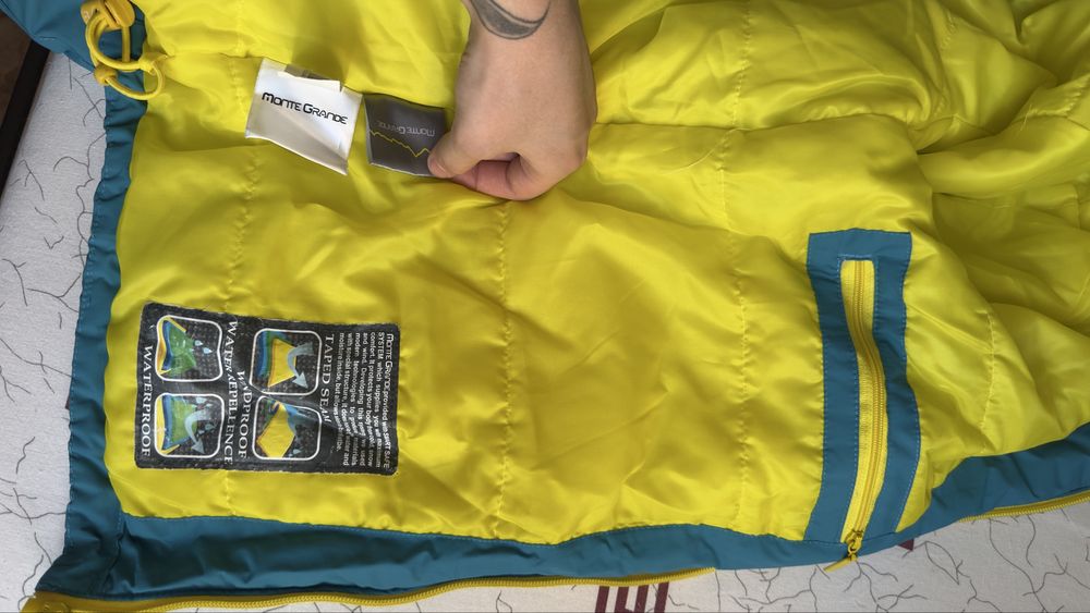 Горнолыжный костюм.