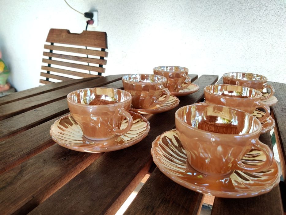 Set vintage Fire-King Anchor Hocking Peach Lustre – 6 cești cu farfurii, USA