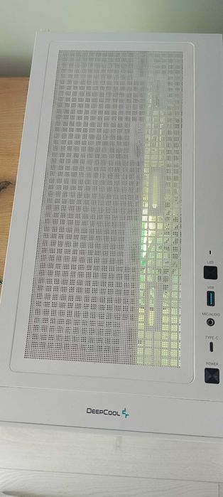 Геймърски компютър Ryzen 7 7800X3D / RX 9070 XT 16 GB + монитор AOC AGON PRO 390 Hz.