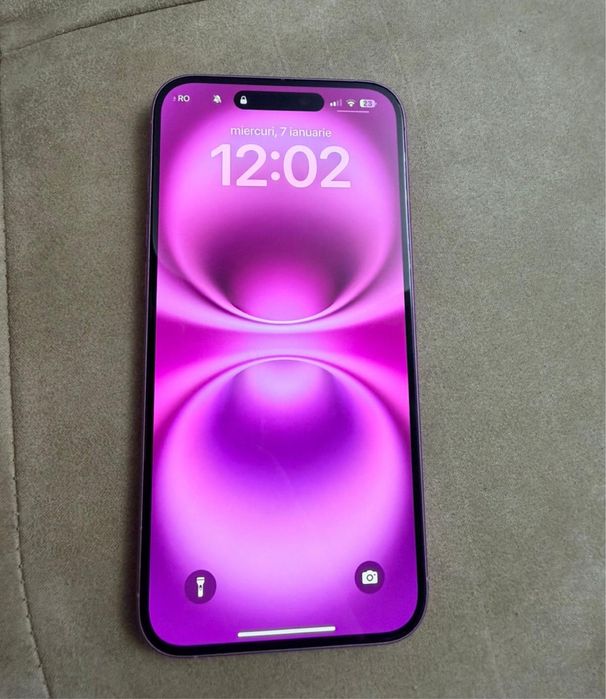 iPhone 16 ROZ cu 96% Bateria