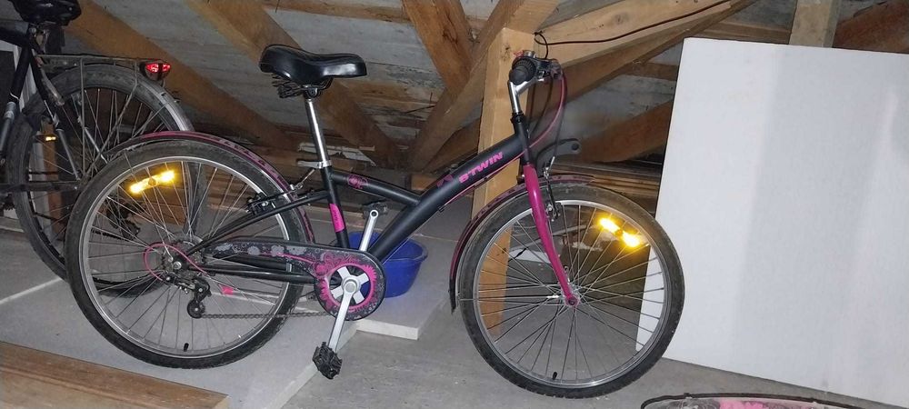 Vând 2  Biciclete.
