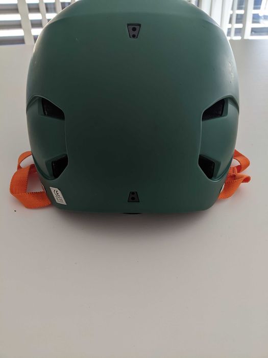 Каска за тротинетка/колело BERN