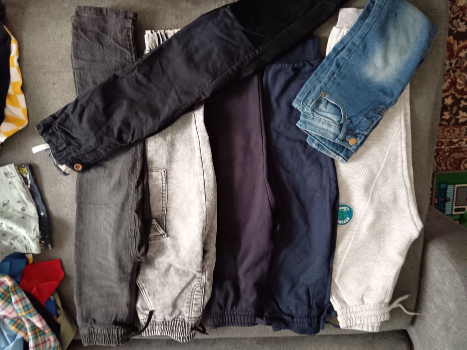 Pantaloni băiat 122-128