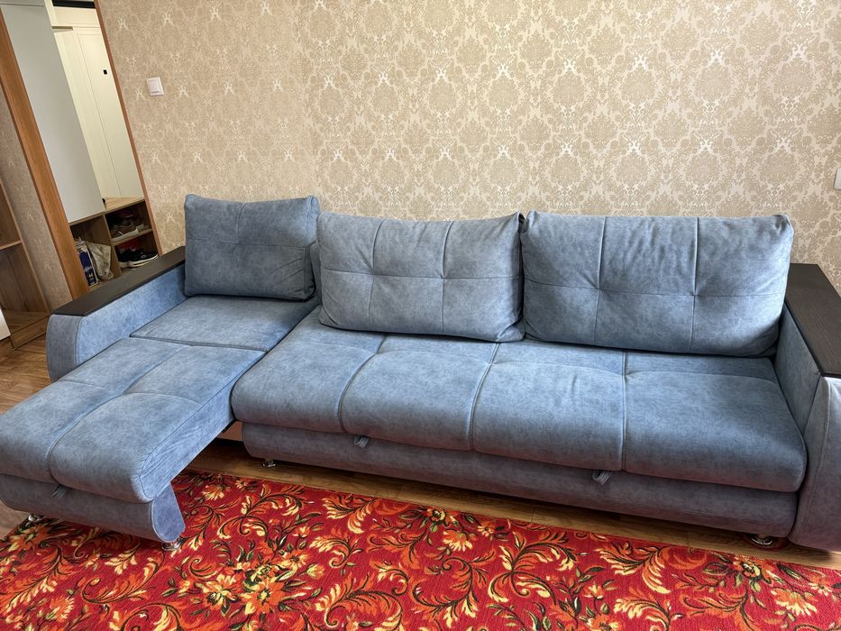 Продам диван в гостиную
