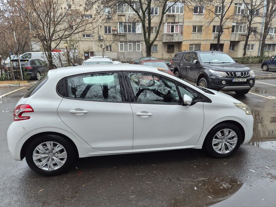 Peugeot 208, 1.4 hDi, 2013