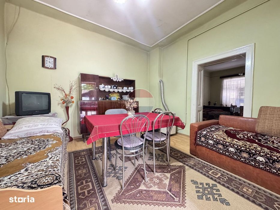 Casă cu hală și teren 738 mp – ideală pentru locuit sau business