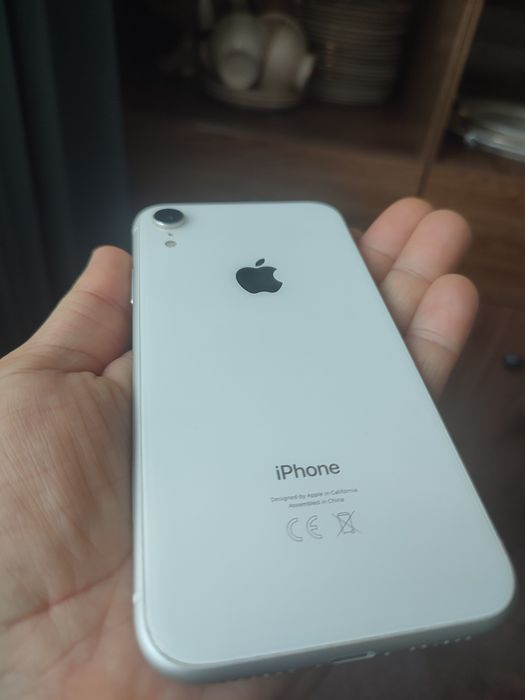 Смартфон iPhone XR
