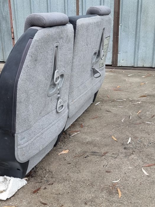 Сиденье задий ряд на Toyota