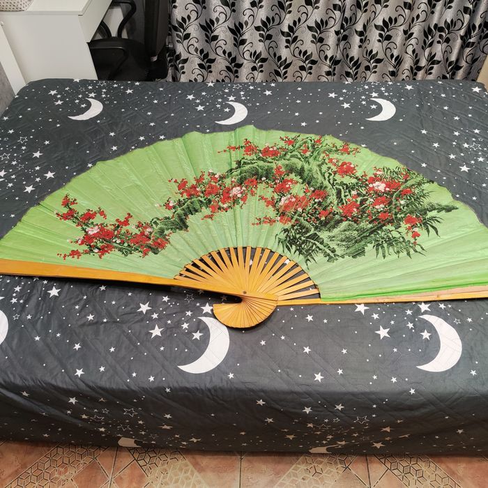 Продам веер на стену