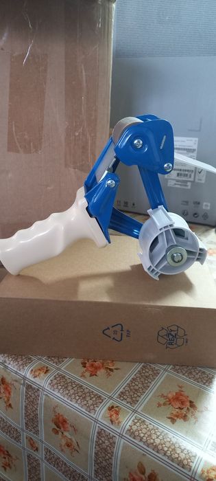 Диспенсър ( машинка ) за тиксо