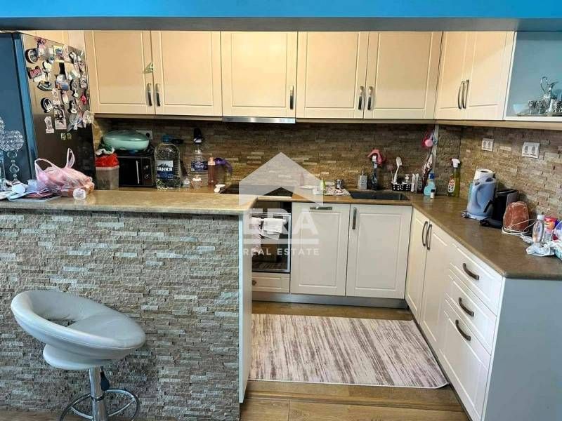 Продава се Тристаен апартамент в Кърджали, Център - 110 кв.м за 1159 €/кв.м - Снимка #1