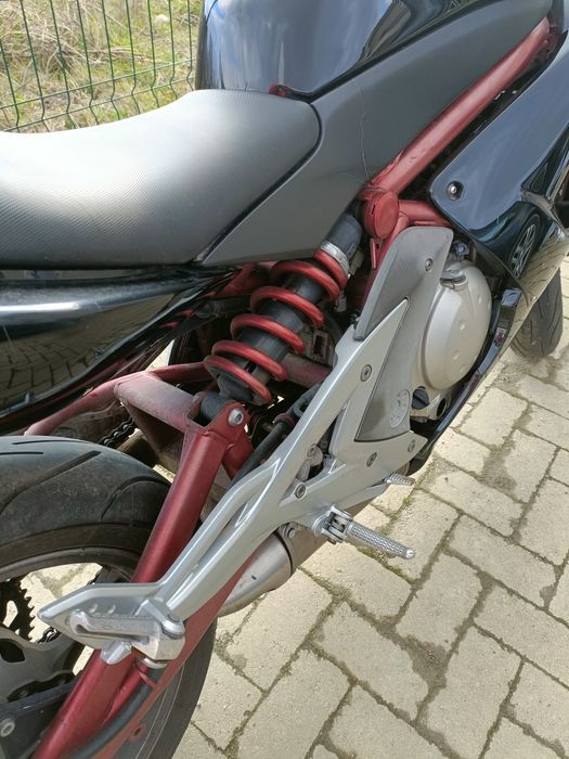 Kawasaki ER6F 650 2006 – lovită dreapta – pornește