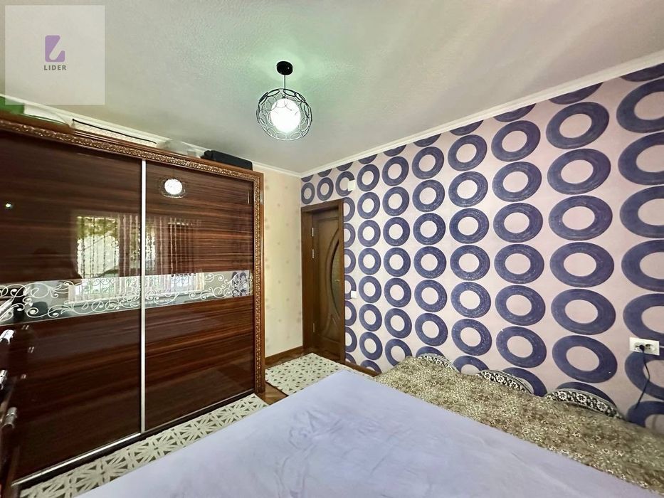 Продается 2 х комнатная квартира. Срочно. Мархабо