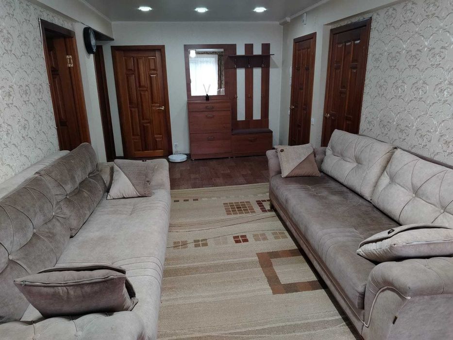 Продам 4-х комн.район Пристани,2/5 эт..