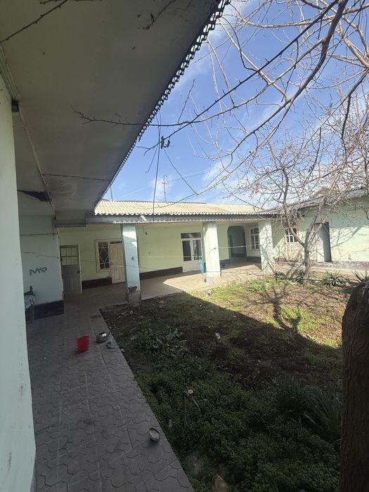 Uy Sotiladi 3,5 sotix Kitob sentridan