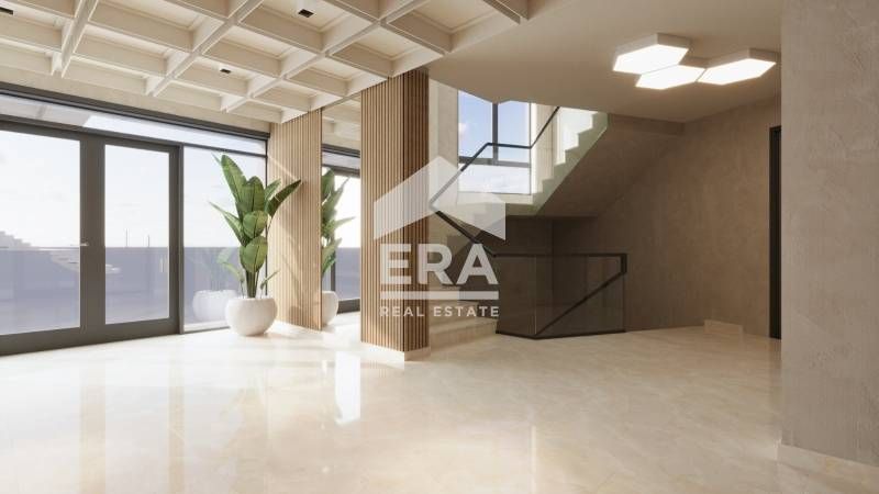 Тристаен, ексклузивен, югоизточен апартамент за продажба, с голяма дне