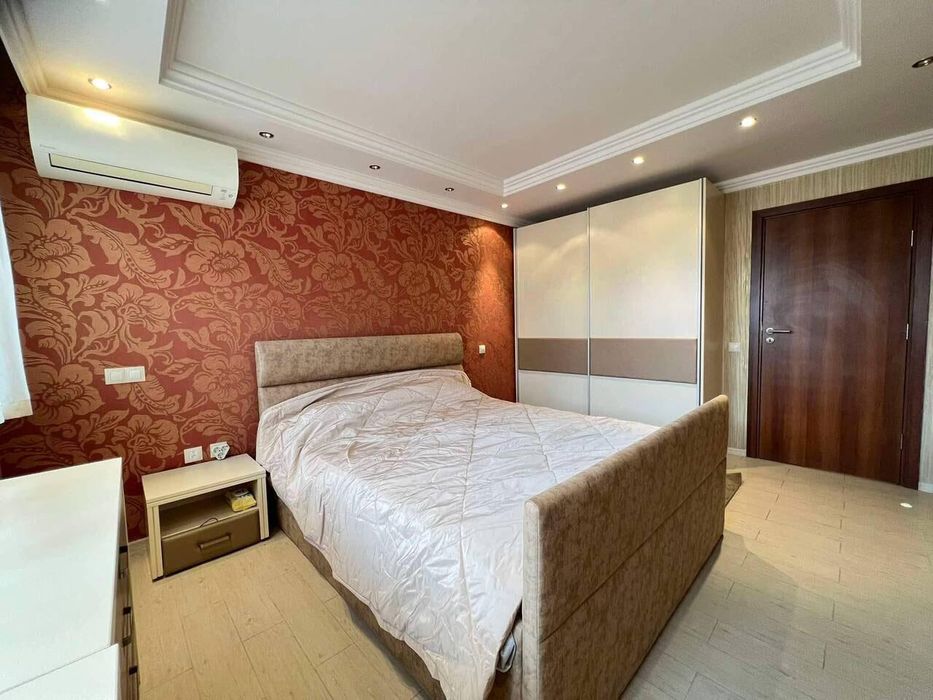 Дава се под наем Двустаен апартамент в Бургас, Изгрев - 89 кв.м за 612 € - Снимка #4