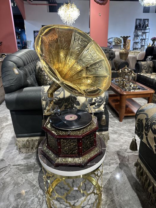 Продаётся Граммофон Патифон Ретро Антиквар Все работает как новый