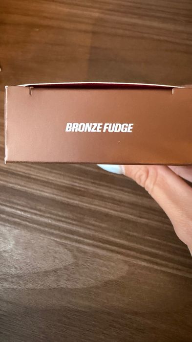 Huda Beauty Easy Blur Primer