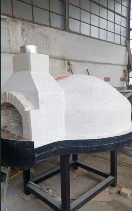 Cuptor pizza pe lemne