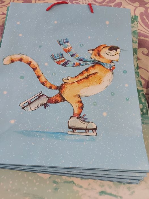 Пакеты бумажные новогодние