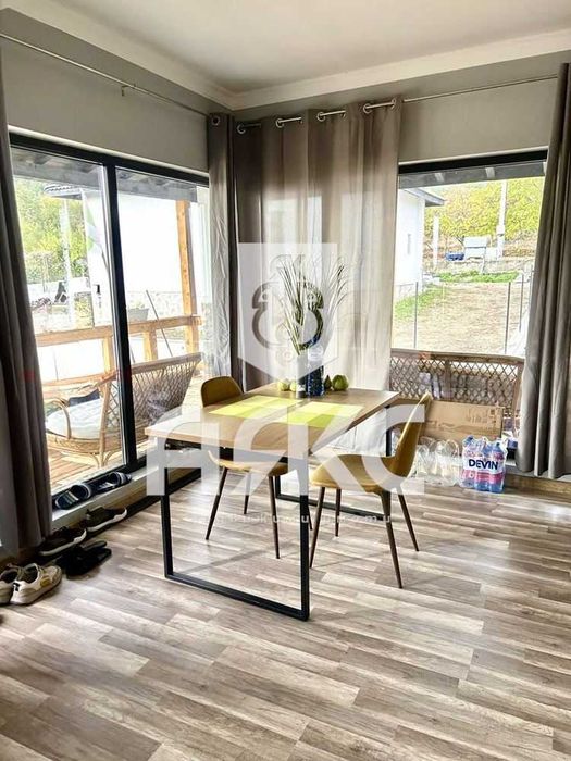 Едноетажна къща в с. Симеоновец