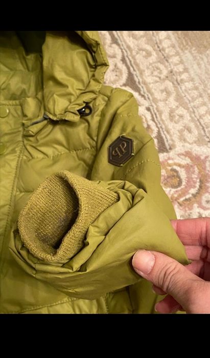 Куртка брендовая легенькая