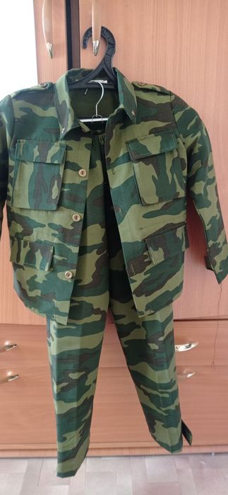 Продам новый костюм, есть фуражка и футболка