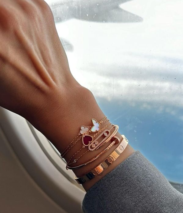 Позлатени гривни Van Cleef & Arpels