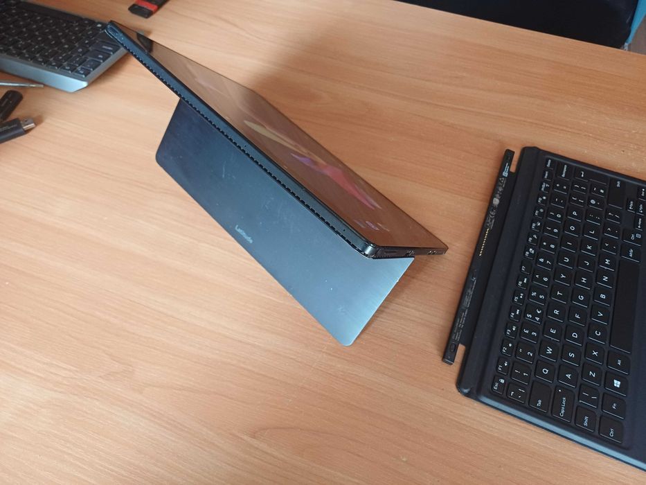 2 in 1 Dell Touch FHD IPS Core™i5-8th/8GB DDR4/256GB SSD NVme