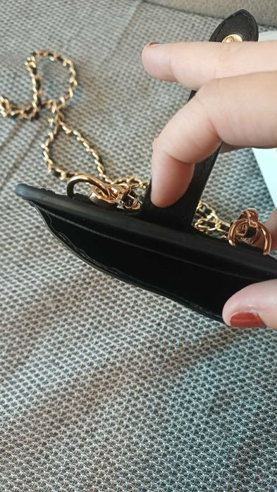 Оригинална чантичка Chanel за телефон