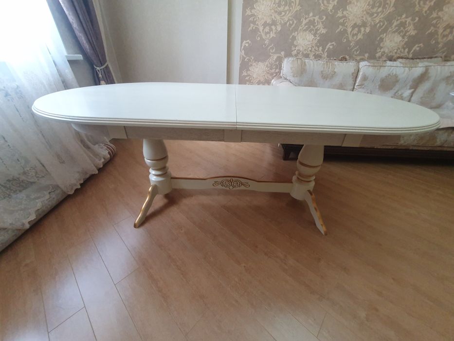 Стол гостевой деревянный