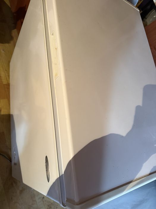 Продается б/у морозильник,