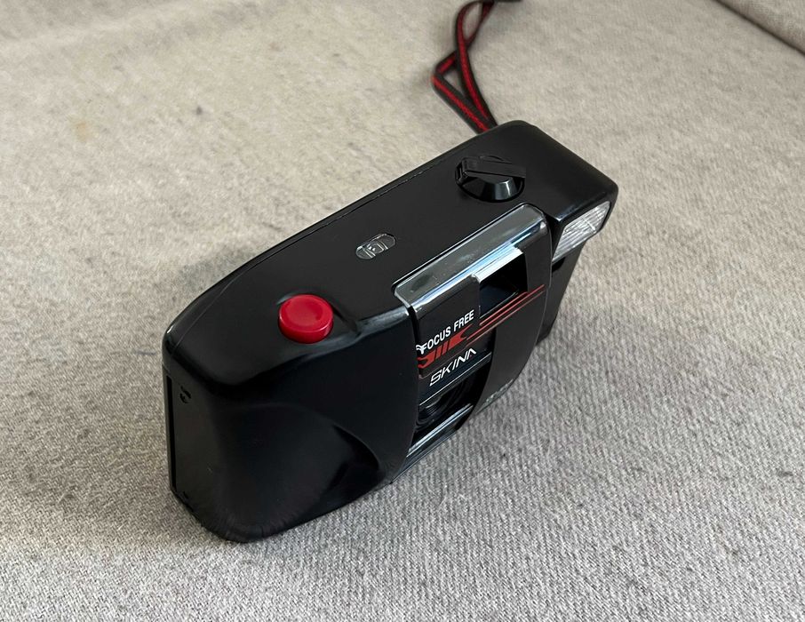 Aparat foto SKINA SK-102 35mm focus free cu blitz si husa