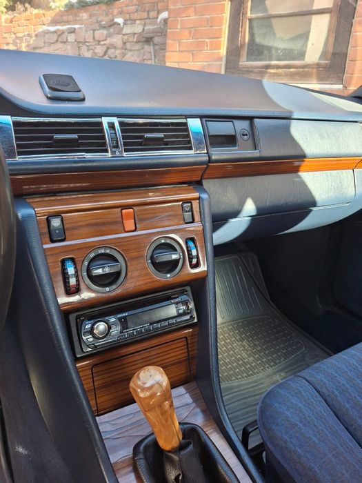 Продам Мерседес 124 кузов